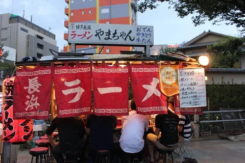 Yamachan 야타이, 시 제공 사진