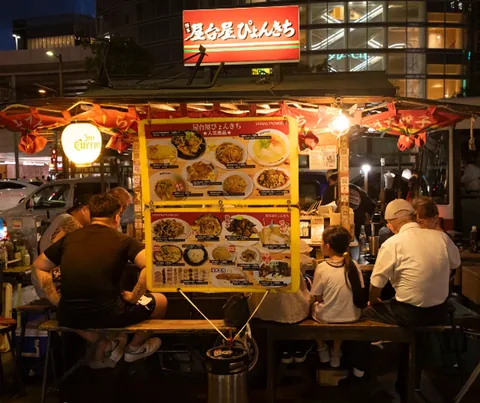 屋台屋ぴょんきちの屋台（福岡市提供写真）